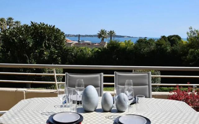 Sea View in Golfe-juan Near Cannes Beach