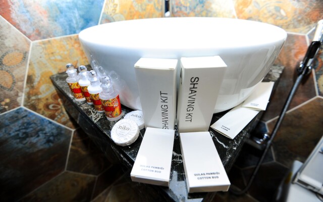 Renaissance Boutique Hotel