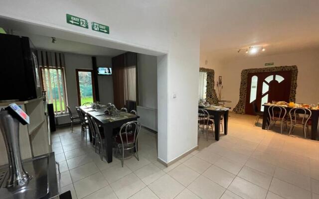 GAMA Restaurant Cazare