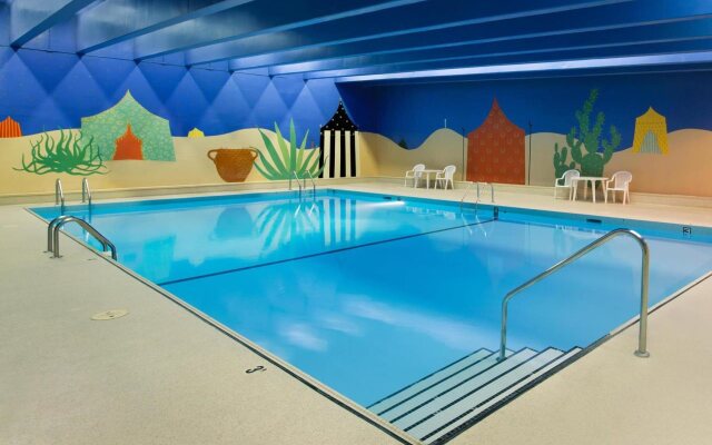 Coast Plaza Hotel & Suites
