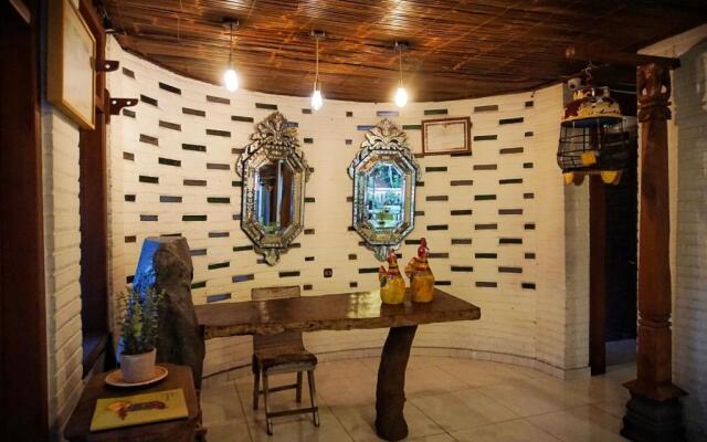 Arys Hotel