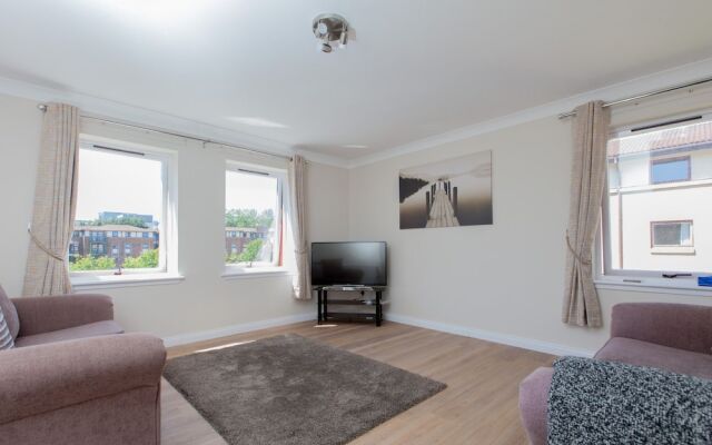 Lovely Upgraded Modern Flat in North Edinburgh