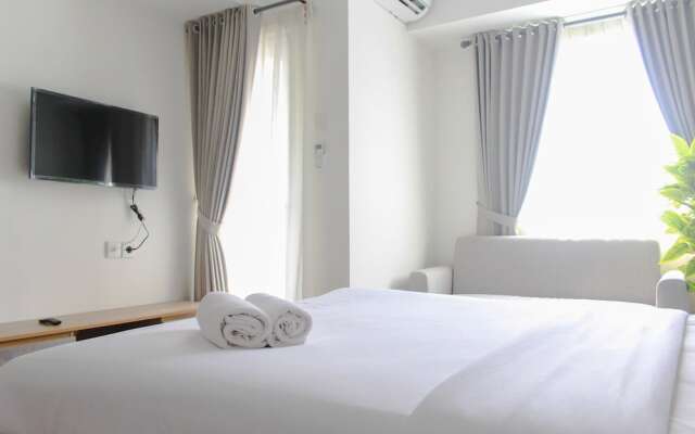 Cozy Living Studio Room At Urbantown Serpong Apartment