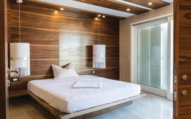 Awesome Home in Podstrana With Wifi and 8 Bedrooms