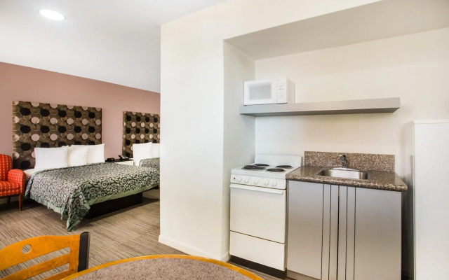 Arya Blu Inn & Suites