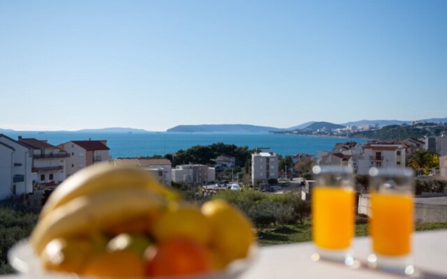 A5 - Spacious apt With the sea View & use of Pool