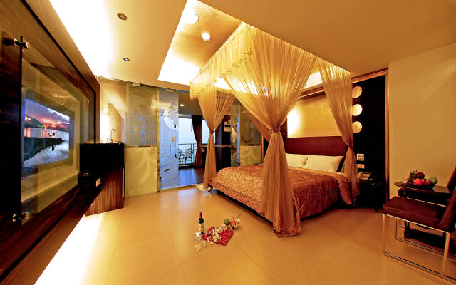 Harbor Elite Hotel