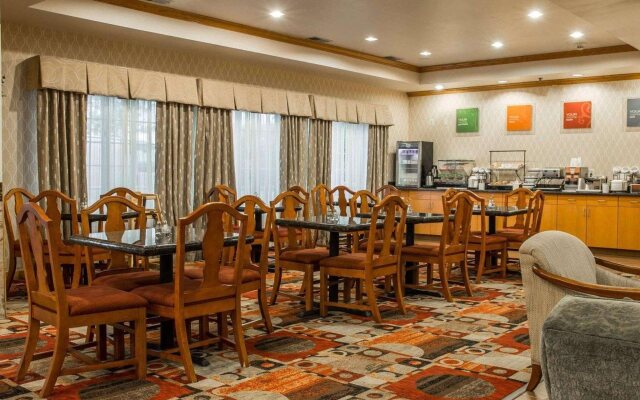 Comfort Inn & Suites