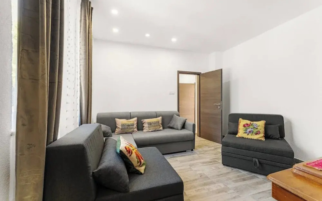 One Bedroom Apartment With a sea View