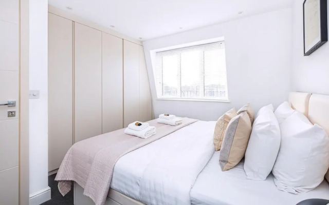 Stylish Three-bed Flat in Marylebone