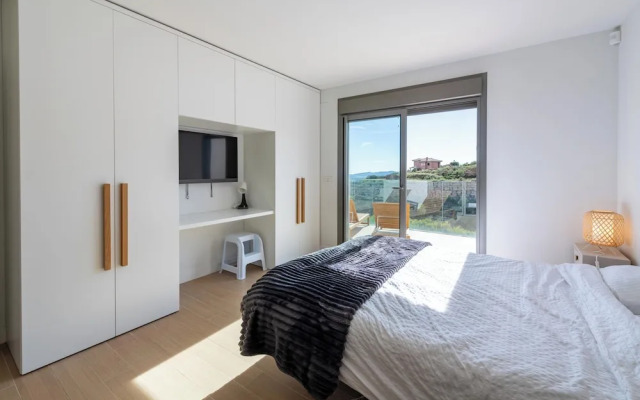 Inviting 3-bed House in Mijas