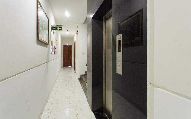 OYO 783 Rose Hotel