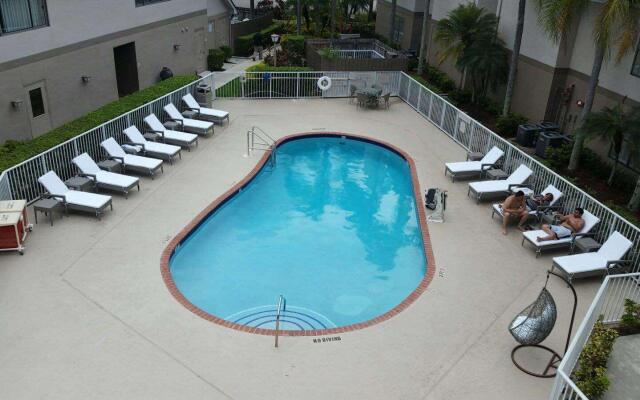 Doral Inn & Suites Miami Airport West