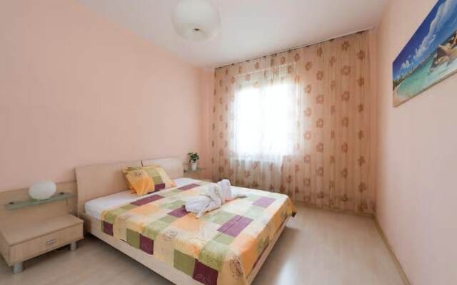 FM Deluxe 1-BDR Apartment with Balcony - Awesome Tub