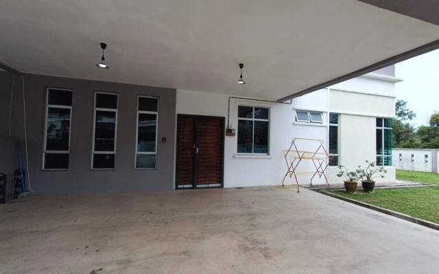 OYO Homes 90606 Casaria Cherating