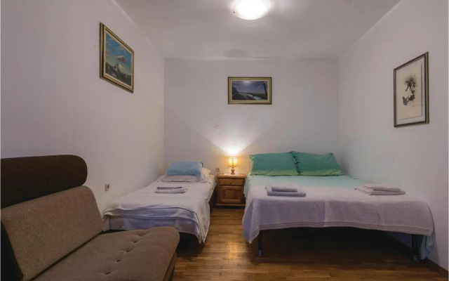 Two-Bedroom Apartment in Pula