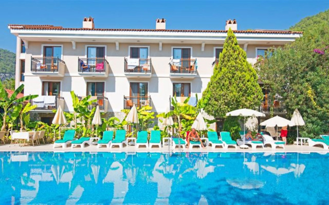 Perdikia Beach Hotel