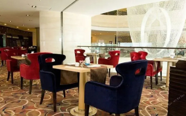 Yulong International Hotel