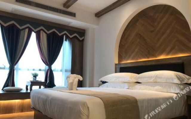 Ziyou Island Hotel (Riyue Plaza, Haikou)