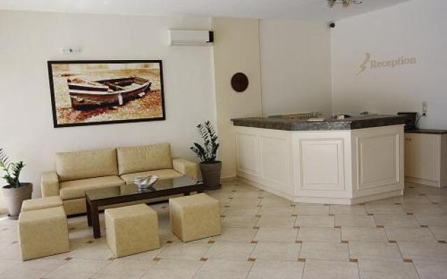 Konstantinos Hotel & Apartments I