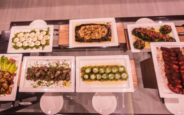 Carnelian By Glory Bower Hotel