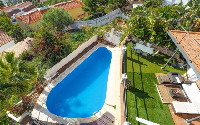 Property with amazing sea view and pool