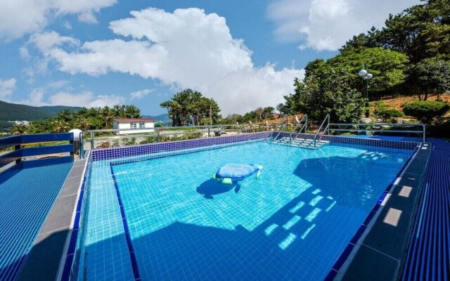 Jeongwon Beach Pension