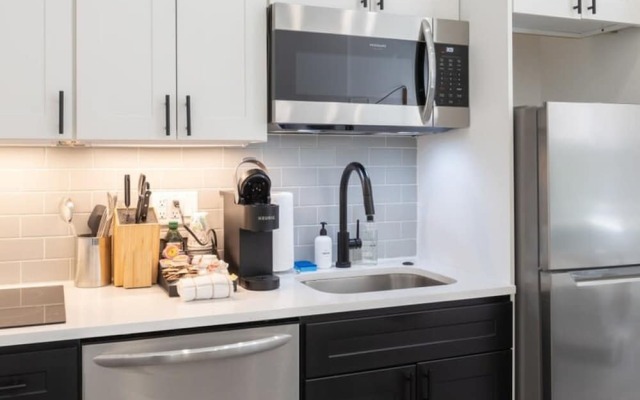 Sosuite 1BR Apt w W/d, Desk Alcove