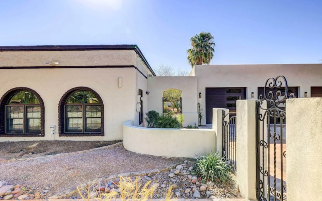 Paradise Valley Abode: Pool, Near Downtown Phoenix