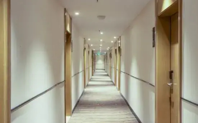 City Convenient Hotel