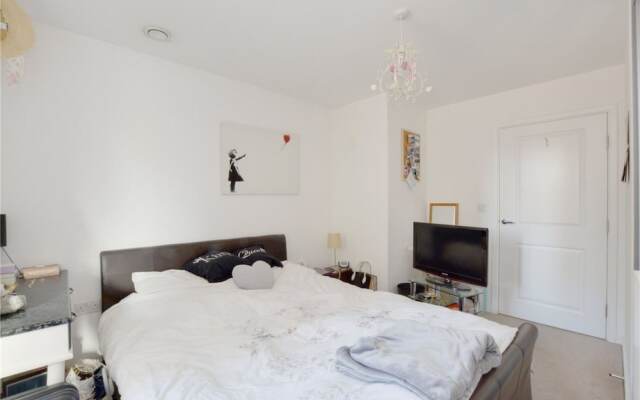 2 Bedroom Flat in Greenwich