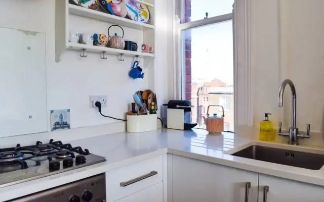 Gorgeous Apartment in a West End Mansion