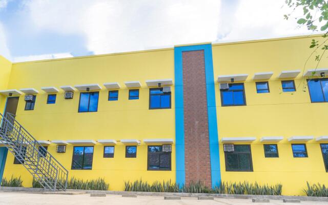 OYO 530 Yellow Pad - Vaccinated Staff