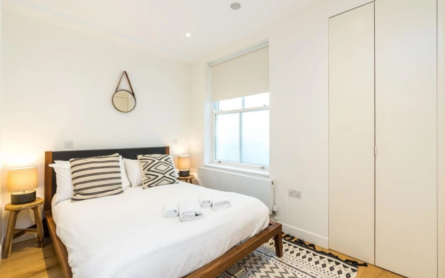 Styled 2bed2bath Duplex + Patio Near Oxford Circus, London