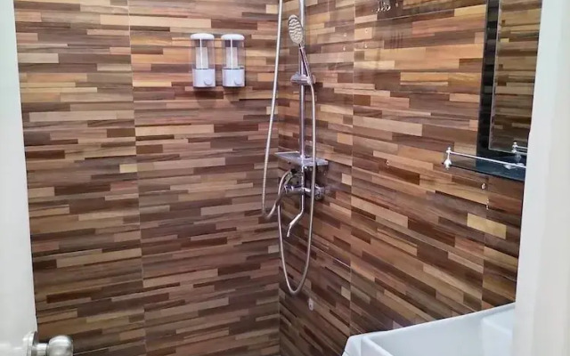 Rapid Rise Hotel