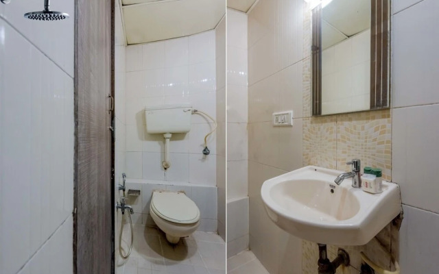 OYO 8311 Hotel Galaxy Residency