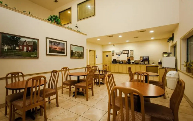 Scottish Inn & Suites