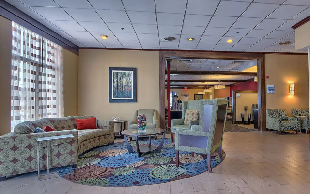 Holiday Inn Express Charleston-Civic Center by IHG