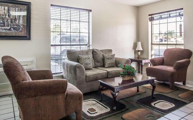 Econo Lodge Brownsville