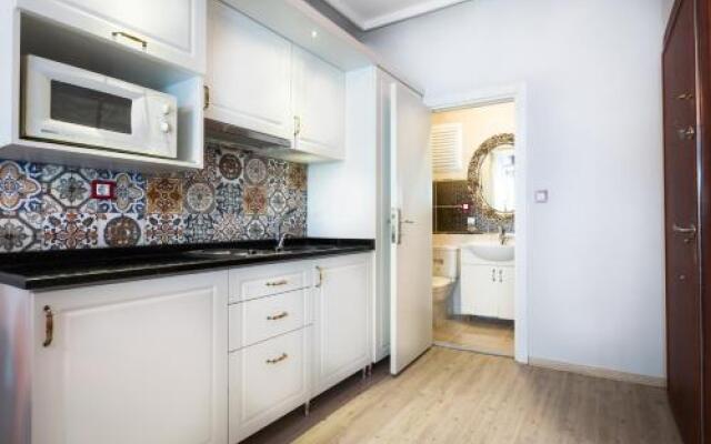De Moon Suites Hotel