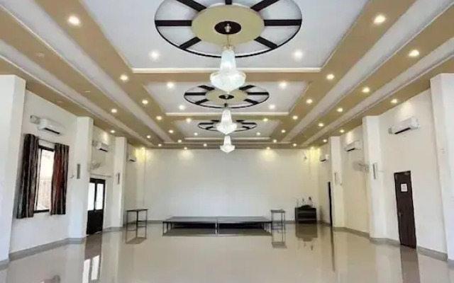 Meera Valley Resort