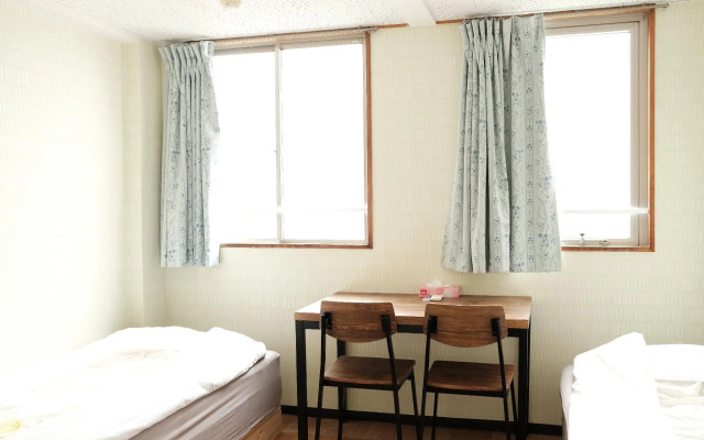 Hotel Mikado - Hostel