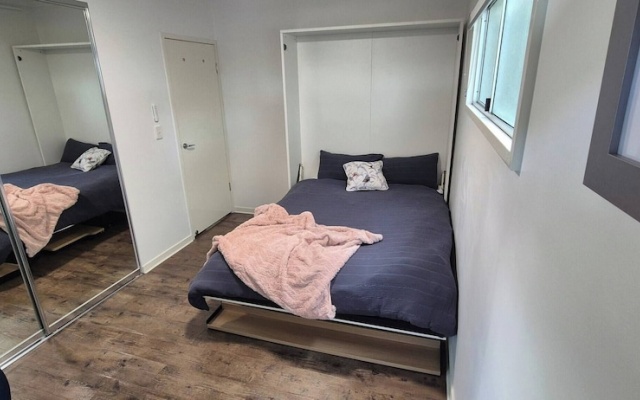 A Perfect Place to Hide Away With River Side Charm – Guest Rooms – Brisbane