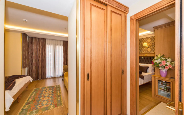 Aprilis Gold Hotel