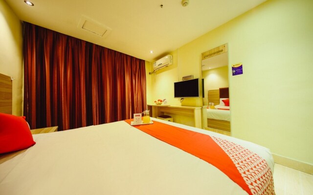OYO 8012 Hua Yue Hotel
