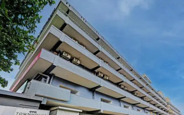 Oyo 385 Townhouse Navya International Ramamurthy N