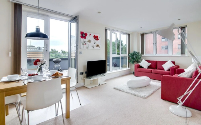 Luxury Two Bed Apartment With Roof Terrace