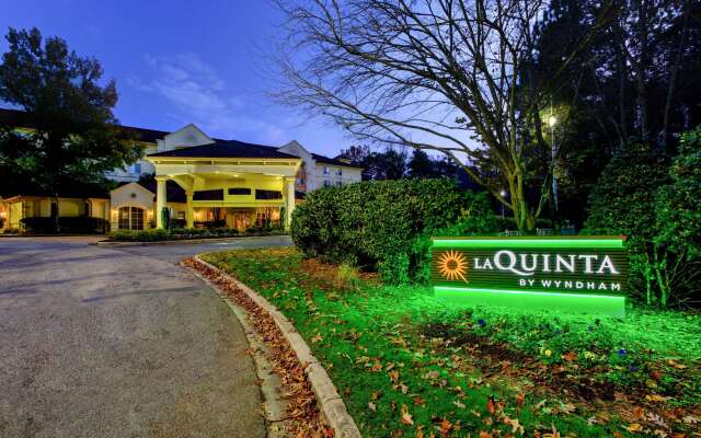 La Quinta Inn & Suites by Wyndham Raleigh Crabtree