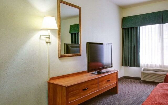 Quality Inn & Suites Airport