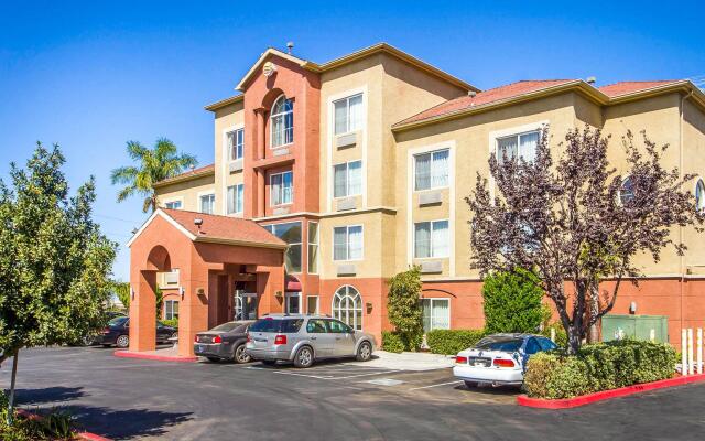 Comfort Inn Lathrop - Stockton Airport